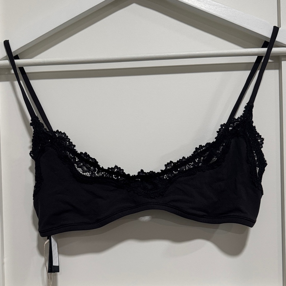 Skims Fits Everybody Lace Scoop Bralette